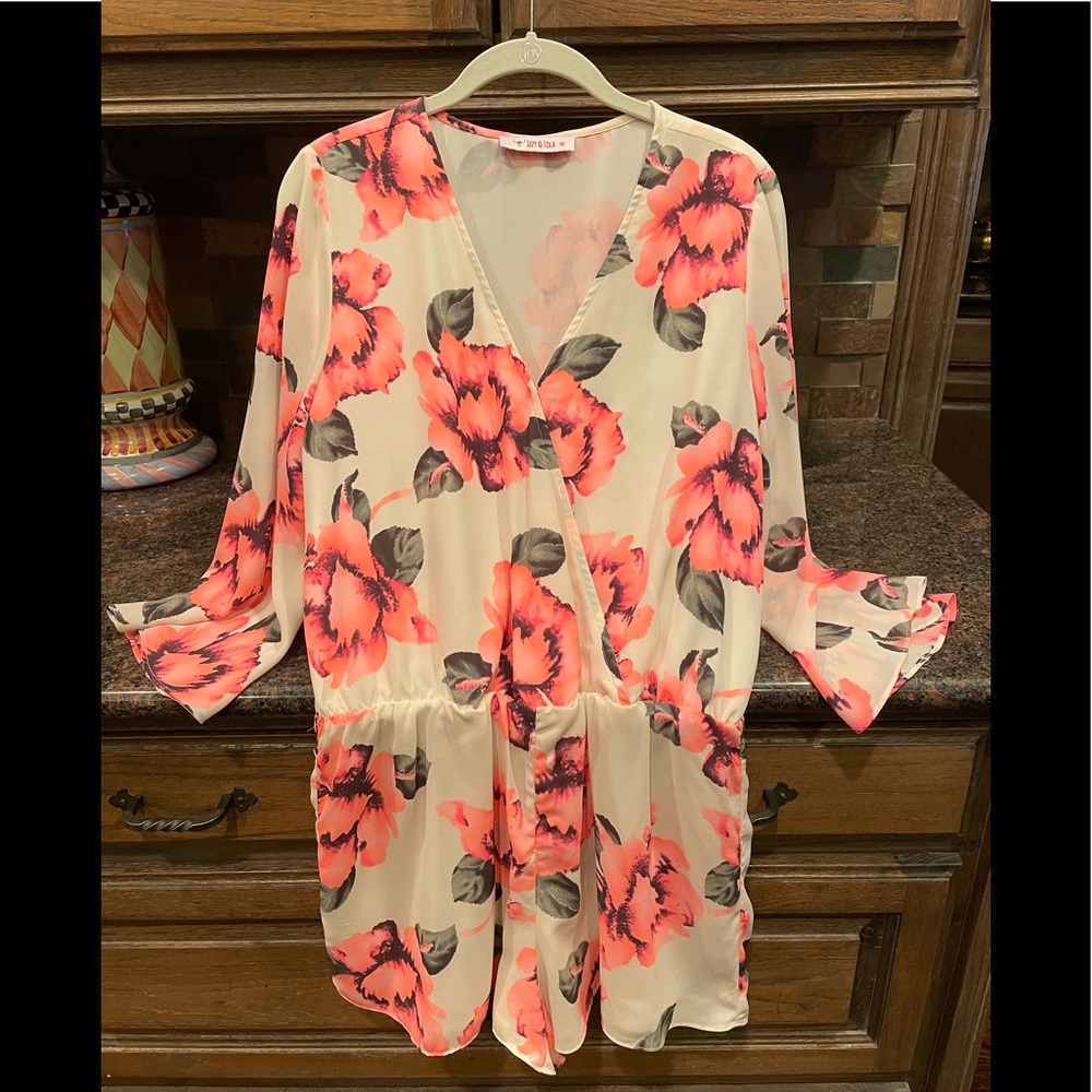 Cream and coral shorts romper - size med - fully lined except on bell sleeves.